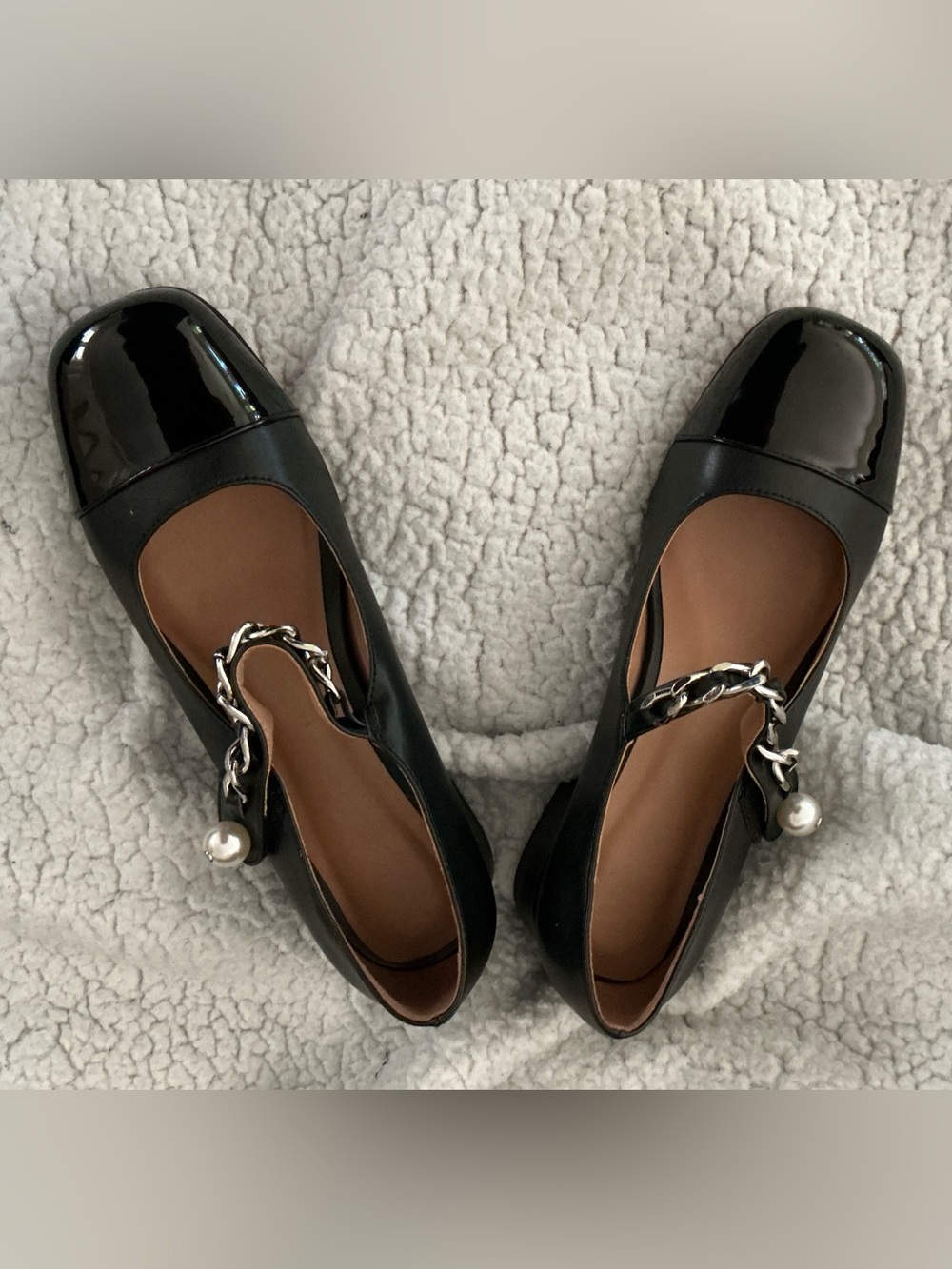 NEW BLACK CHAIN ACCENT MARY JANE FLATS